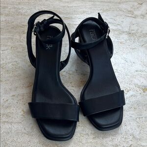 Nordstrom rack black heels 2.5 inch heel women’s size 6.5